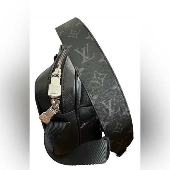 NWOT Louis Vuitton Black Taigarama & Monogram Eclipse Canvas Outdoor Messenger - Picture 3 of 7